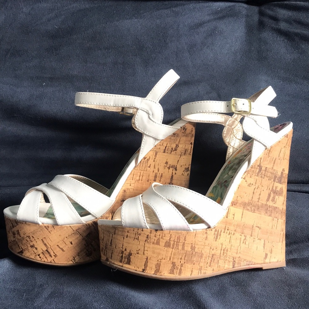 Charlotte Russe White Wedges